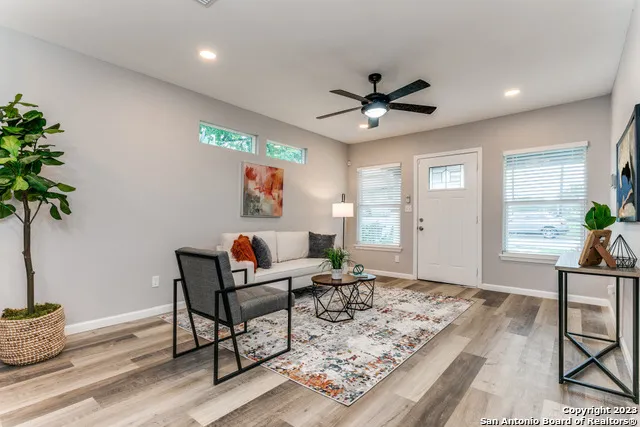 1324 E CARSON ST San Antonio, TX 78208