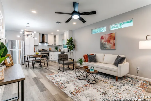1324 E CARSON ST San Antonio, TX 78208