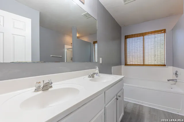 2054 DRAGON TRL New Braunfels, TX 78130