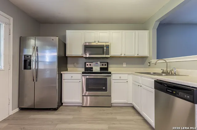 2054 DRAGON TRL New Braunfels, TX 78130