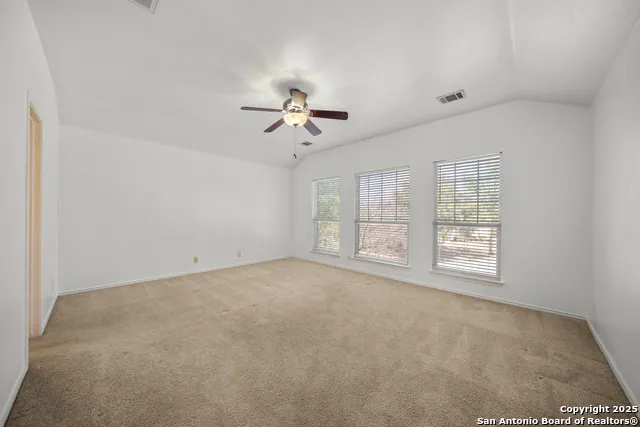 124 RUSTIC TRL Cibolo, TX 78108
