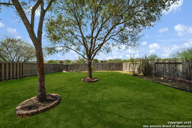 124 RUSTIC TRL Cibolo, TX 78108