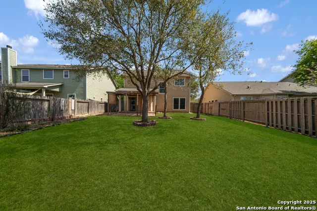 124 RUSTIC TRL Cibolo, TX 78108