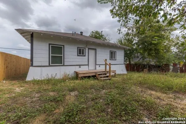 103 S MITTMAN ST San Antonio, TX 78203