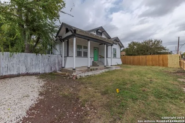 103 S MITTMAN ST San Antonio, TX 78203