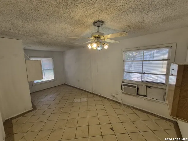 807 Weizmann St San Antonio, TX 78213