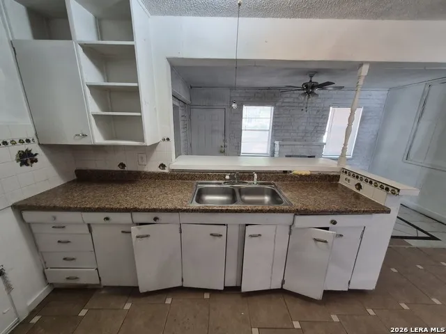 807 Weizmann St San Antonio, TX 78213