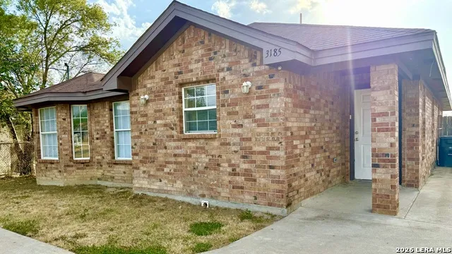 3185 SUENO CIR Unit 1 Eagle Pass, TX 78852