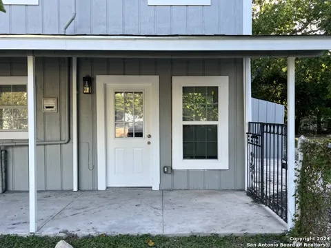503 GROSVENOR ST Unit 1