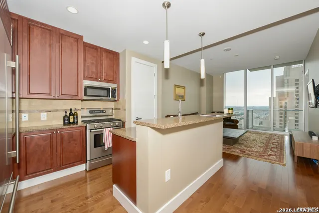 610 E Market St Unit 2704 San Antonio, TX 78205