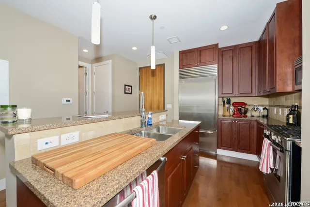 610 E Market St Unit 2704 San Antonio, TX 78205