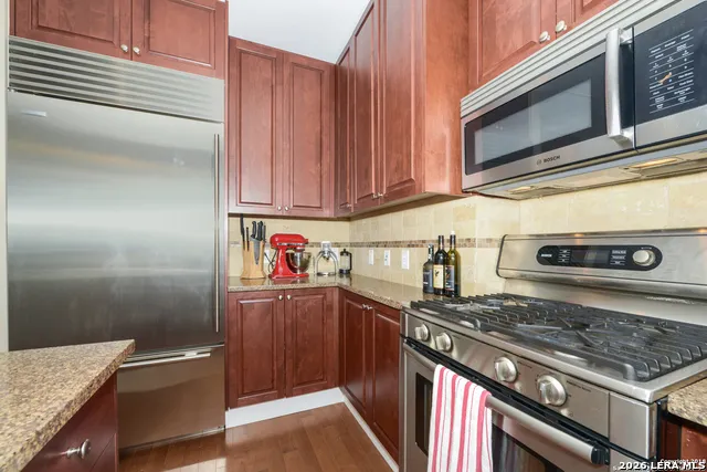 610 E Market St Unit 2704 San Antonio, TX 78205
