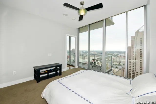 610 E Market St Unit 2704 San Antonio, TX 78205