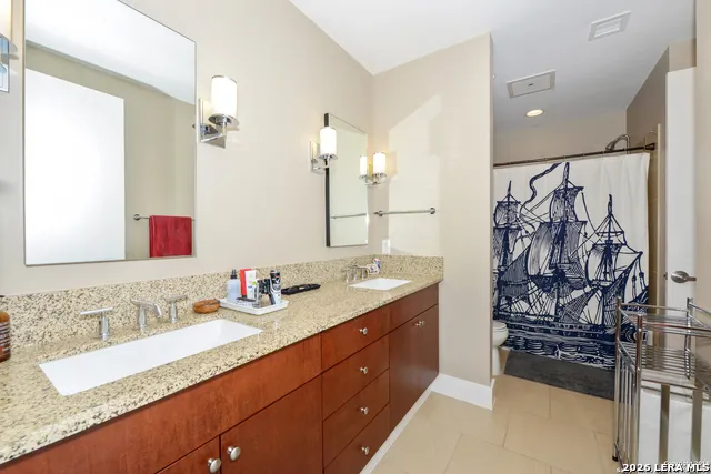 610 E Market St Unit 2704 San Antonio, TX 78205