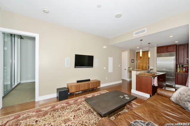610 E Market St Unit 2704 San Antonio, TX 78205