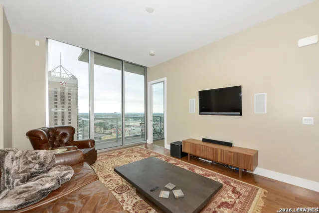 610 E Market St Unit 2704 San Antonio, TX 78205
