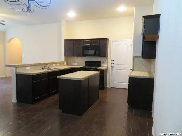 554 CREEKSIDE CIR New Braunfels, TX 78130
