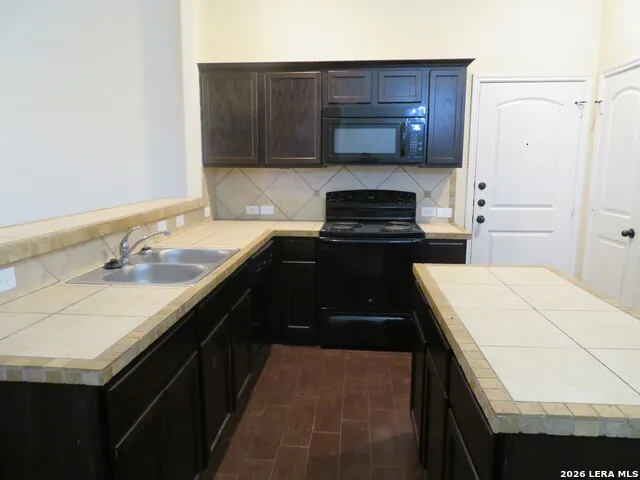 554 CREEKSIDE CIR New Braunfels, TX 78130
