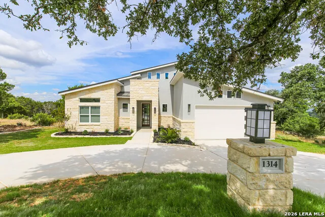 1314 Clayton Nolen Horseshoe Bay, TX 78657