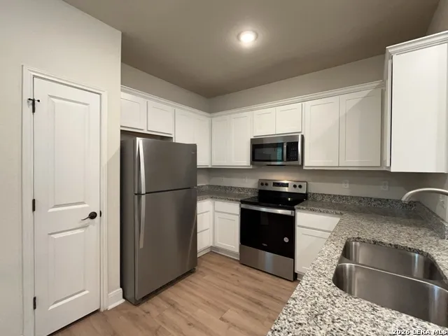 2515 Lynwood Bend Unit 102 San Antonio, TX 78245