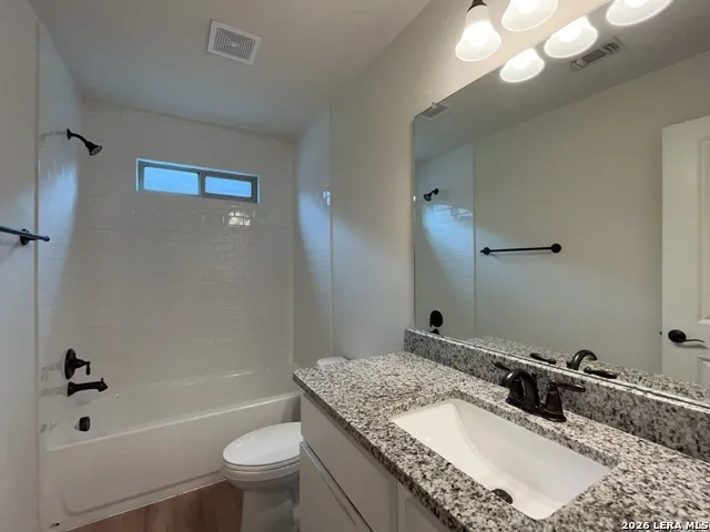 2515 Lynwood Bend Unit 102 San Antonio, TX 78245