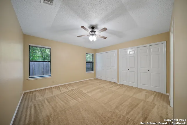 118 GOLDEN WAY Universal City, TX 78148