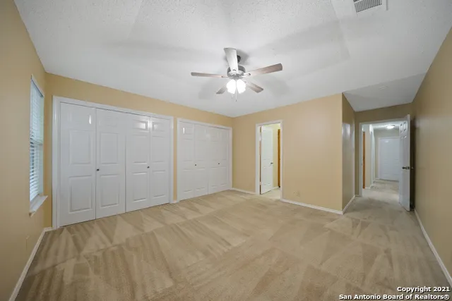 118 GOLDEN WAY Universal City, TX 78148