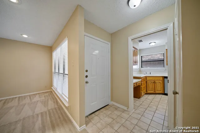 118 GOLDEN WAY Universal City, TX 78148