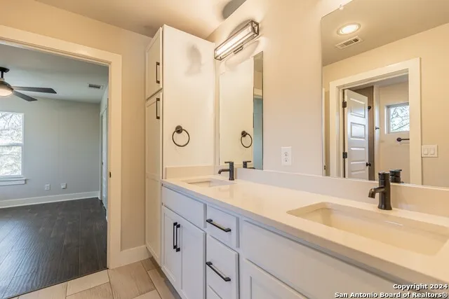 130 ROSE LN Unit 202 San Antonio, TX 78212
