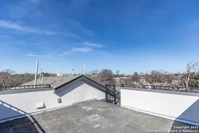 130 ROSE LN Unit 202 San Antonio, TX 78212