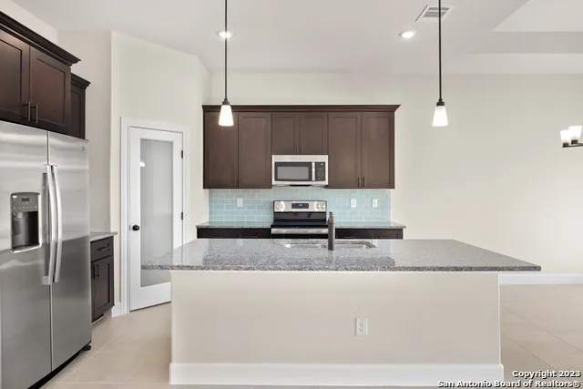 215 Park Circle Hondo, TX 78861
