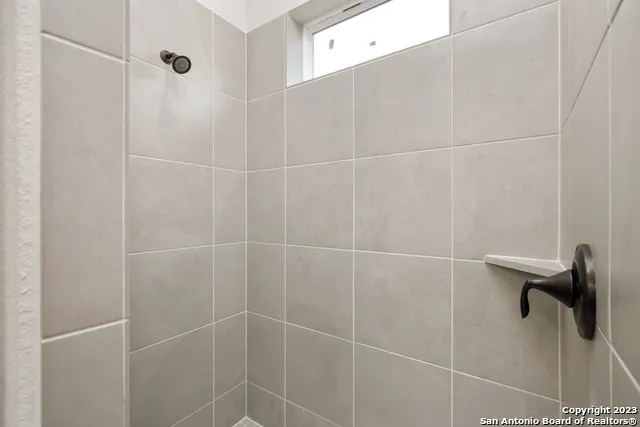 215 Park Circle Hondo, TX 78861