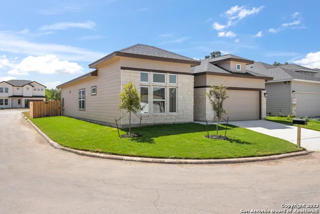 215 Park Circle Hondo, TX 78861