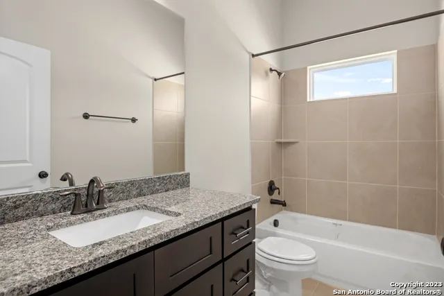 215 Park Circle Hondo, TX 78861
