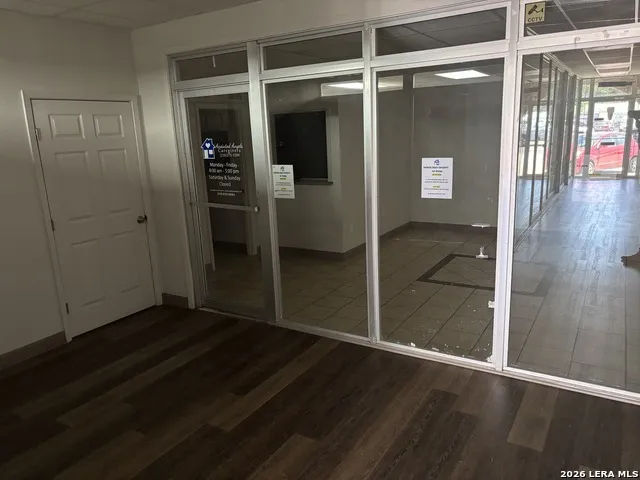 1302 S GENERAL MCMULLEN DR #102 San Antonio, TX 78237