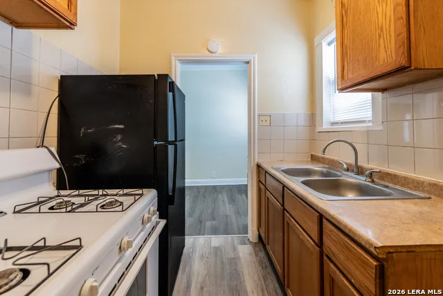 403 W HOLLYWOOD AVE San Antonio, TX 78212