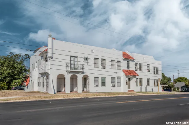 403 W HOLLYWOOD AVE San Antonio, TX 78212