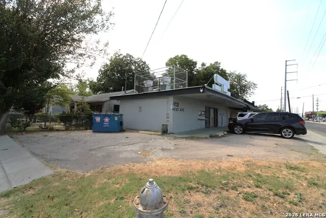 920 West San Antonio, TX 78201