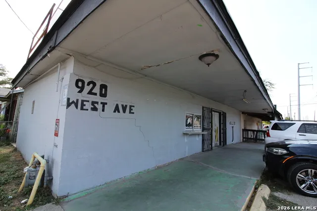 920 West San Antonio, TX 78201