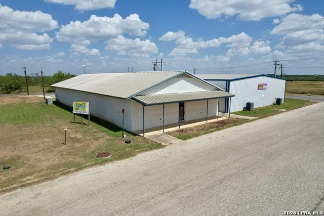 1375 JR BLVD Pleasanton, TX 78064