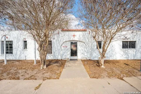 330 W Live Oak St