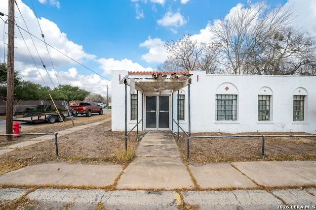 330 W Live Oak St Kenedy, TX 78119