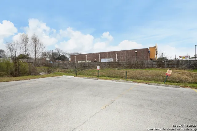 13039 Nacogdoches Rd San Antonio, TX 78217