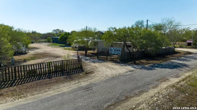 176 COUNTY ROAD 304 Orange Grove, TX 78372