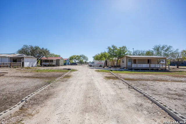 176 COUNTY ROAD 304 Orange Grove, TX 78372