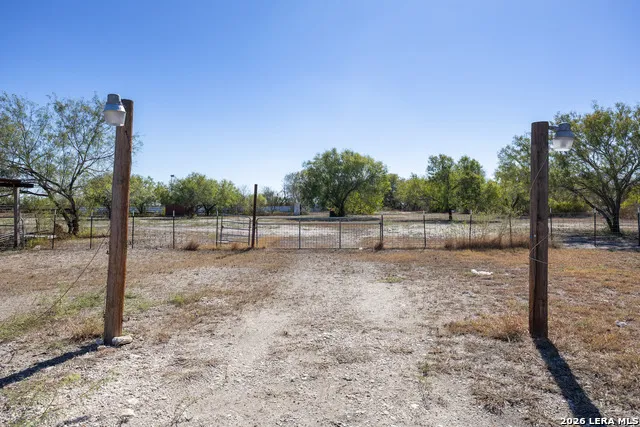 176 COUNTY ROAD 304 Orange Grove, TX 78372