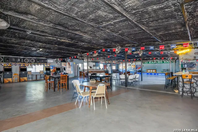 176 COUNTY ROAD 304 Orange Grove, TX 78372