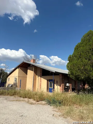451 E Hwy 57 LaPryor, TX 78872