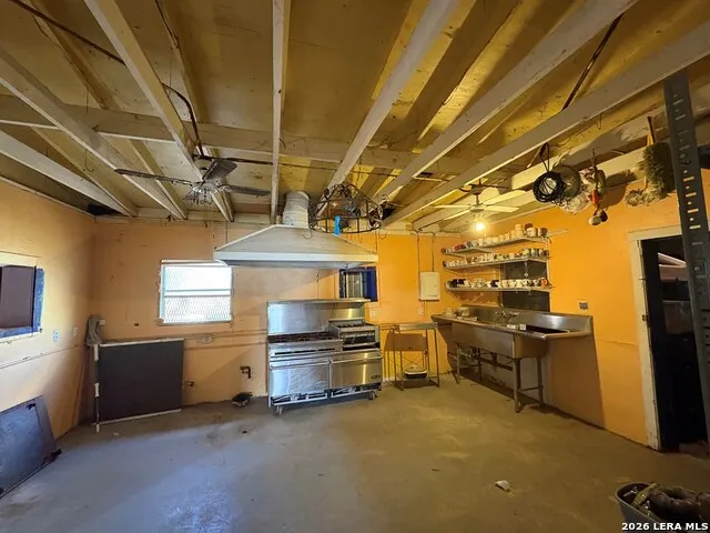 451 E Hwy 57 LaPryor, TX 78872