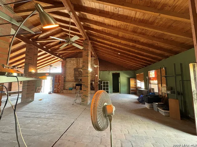 451 E Hwy 57 LaPryor, TX 78872
